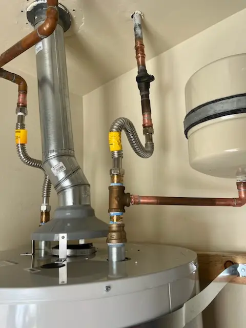 Water heater installation and plumbing repair in Vandalia